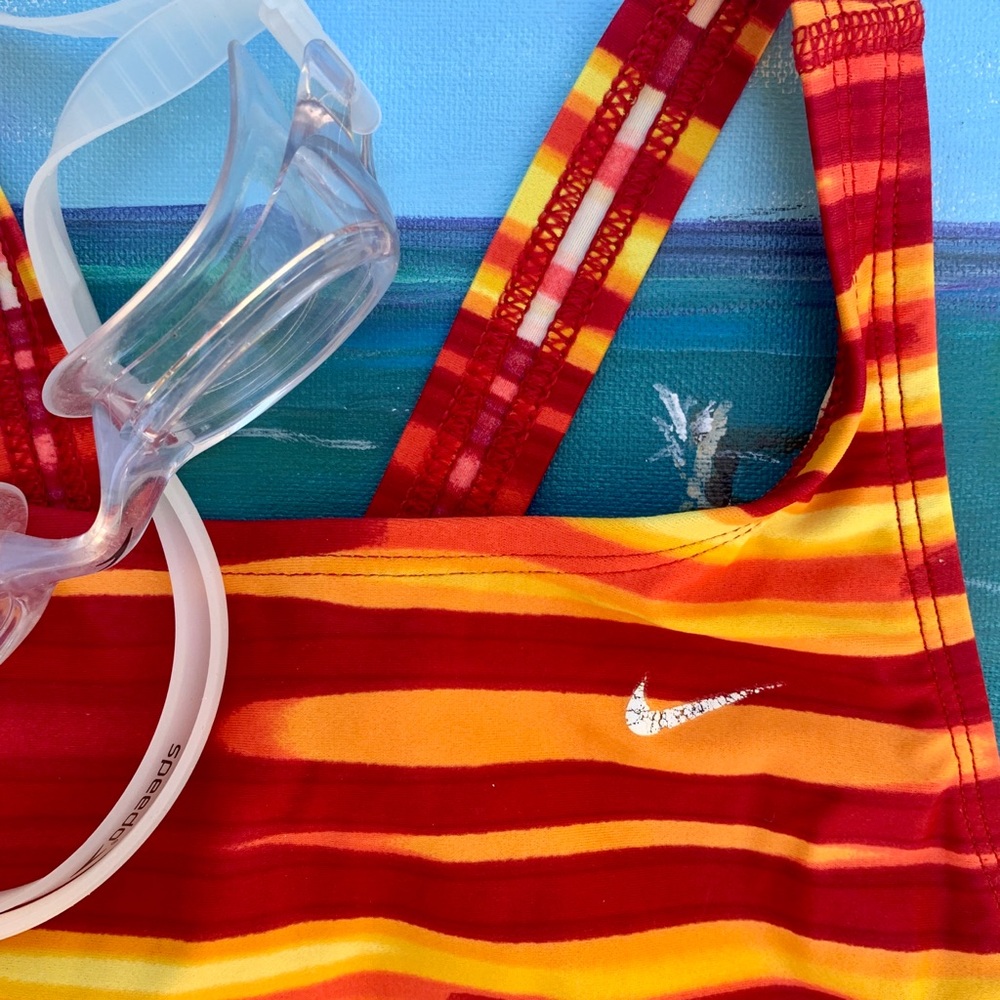 - SOLD - Nike Swim Suit Women’s Size Small - Picture 3 of 8